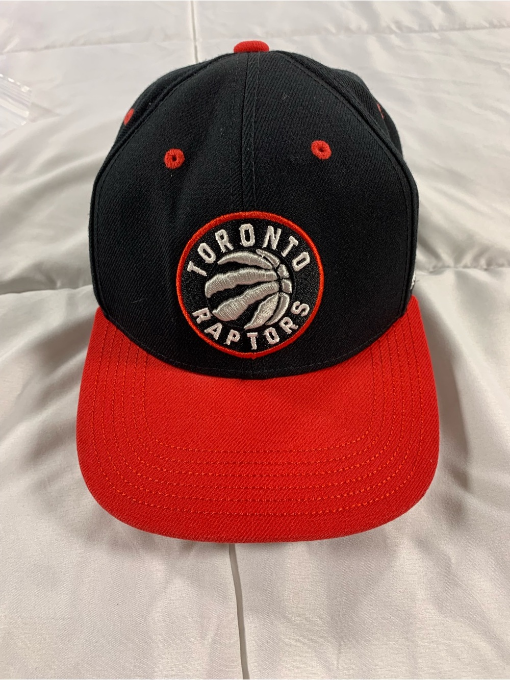 Pre loved TORONTO RAPTORS youth hat